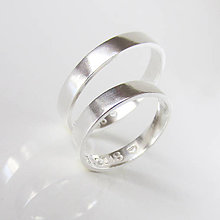 Prstene - Sme párik Moderných klasikov :-) Obrúčky ploché, strieborné (4mm) - 9654648_