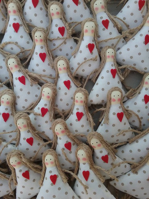 Darčeky pre svadobčanov - Anjelská nevesta so srdiečkom - 9660117_