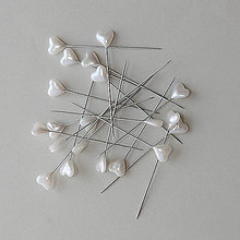 Galantéria - Špendlíky s perleťovou hlavičkou v tvare srdca - vhodné na pierka - 9661254_