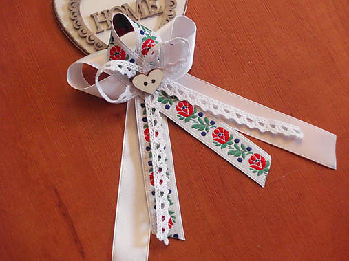 Svadobné pierka - Č. 287 Veľké folklórne pierka s krajkou pre svedkov, rodičov - 9674589_
