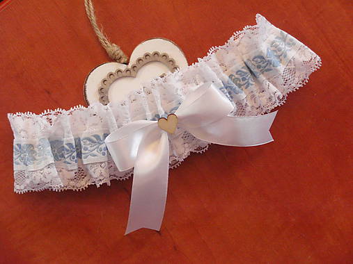 Spodná bielizeň - Folklorny podväzok 6cm s modrým ornamentom s bielou mašľou - 9680918_