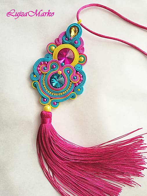 Náhrdelníky - Anabela soutache prívesok  (Cyklamenový strapec) - 9698250_