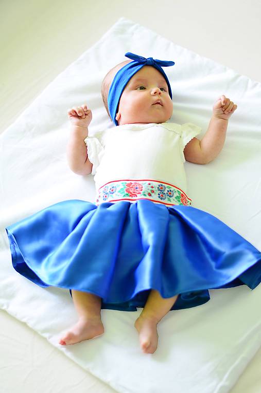Detská saténová sukňa  (Obvod pásu do 60cm, dĺžka do 30cm)