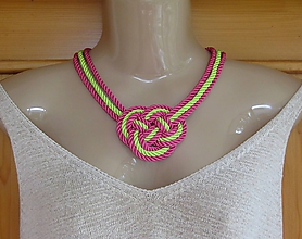 Náhrdelníky - Uzlový náhrdelník hrubý z troch šnúr 5mm (neónovo ružový , č. 2286) - 9717426_