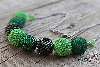 Náhrdelníky - náhrdelník obšívané guličky zelené 2 - 9748480_