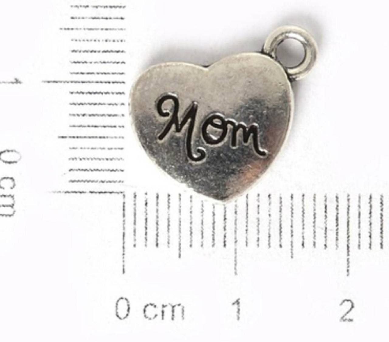 Prívesok strieborný srdiečko MOM 1,8 x 1,5 cm