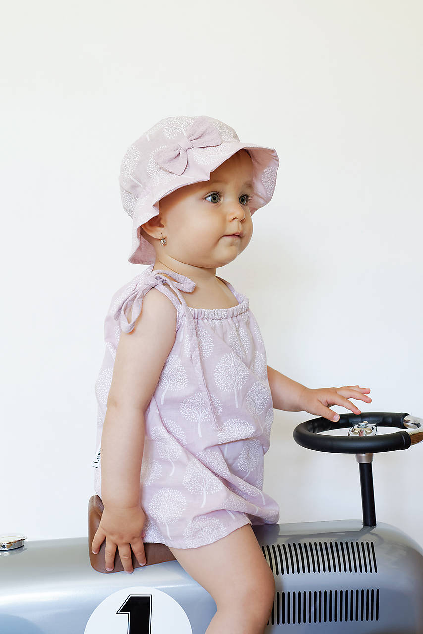 Šaty + klobúčik Violet