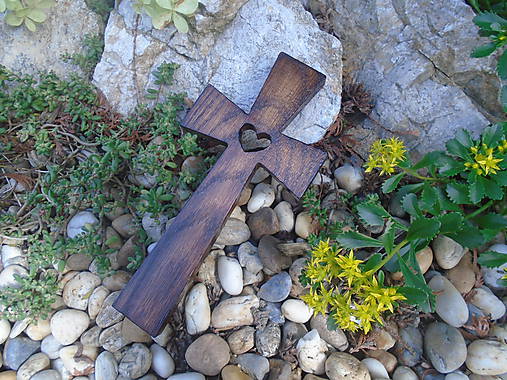 Dekorácie - Krížik so srdiečkom 2 - 9758617_