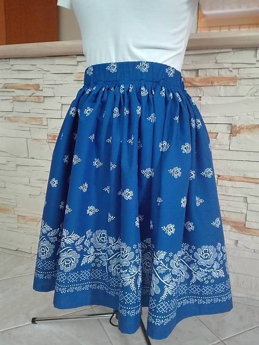 Dámska folklórna sukňa (Modrá)