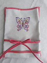 Detské oblečenie - Detská zásterka ručne maľovaná - Motýlik na ľudovú nôtu - 9782160_