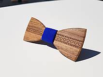 Pánske doplnky - Gravírovaný drevený motýlik - 9785326_