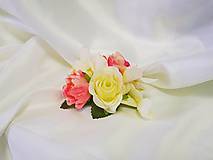 Romantický ružovo - béžový hrebienok