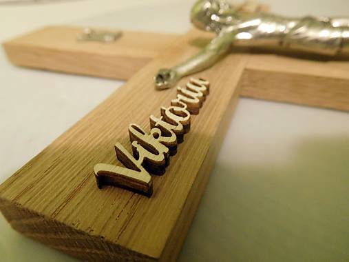 - svadobný drevený kríž dubový so strieborným korpusom / krížik - 9804999_