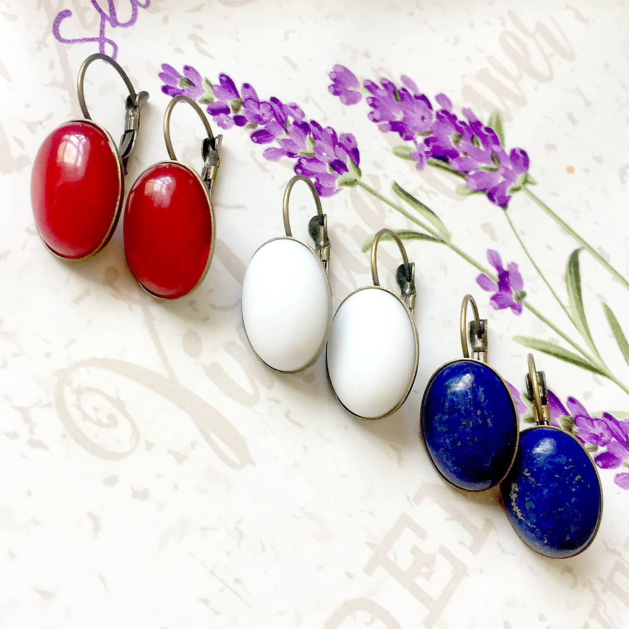 Elegant French Clasp Earrings 3 Pairs / Náušnice s bielym jadeitom, lazuritom a červeným jadeitom - 3 páry /0085