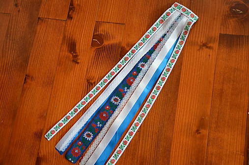 Ozdoby do vlasov - Folklórny hrebienok modro-biely s čipkou 50cm - 9830630_