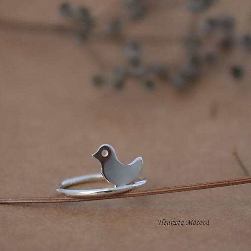 Prstene - minimalistický strieborný prsteň CUTE WILDNESS (VTÁČIK) - 9852757_