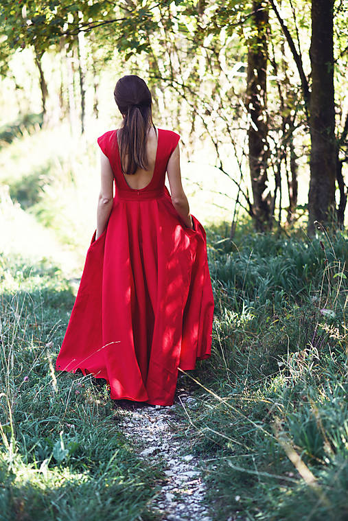 Dlhé červené ľanové šaty