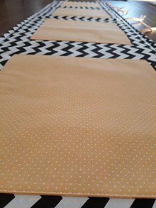 Úžitkový textil - Zástena za posteľ  (200 x 50 cm černý cik cak šnurky) - 9871139_