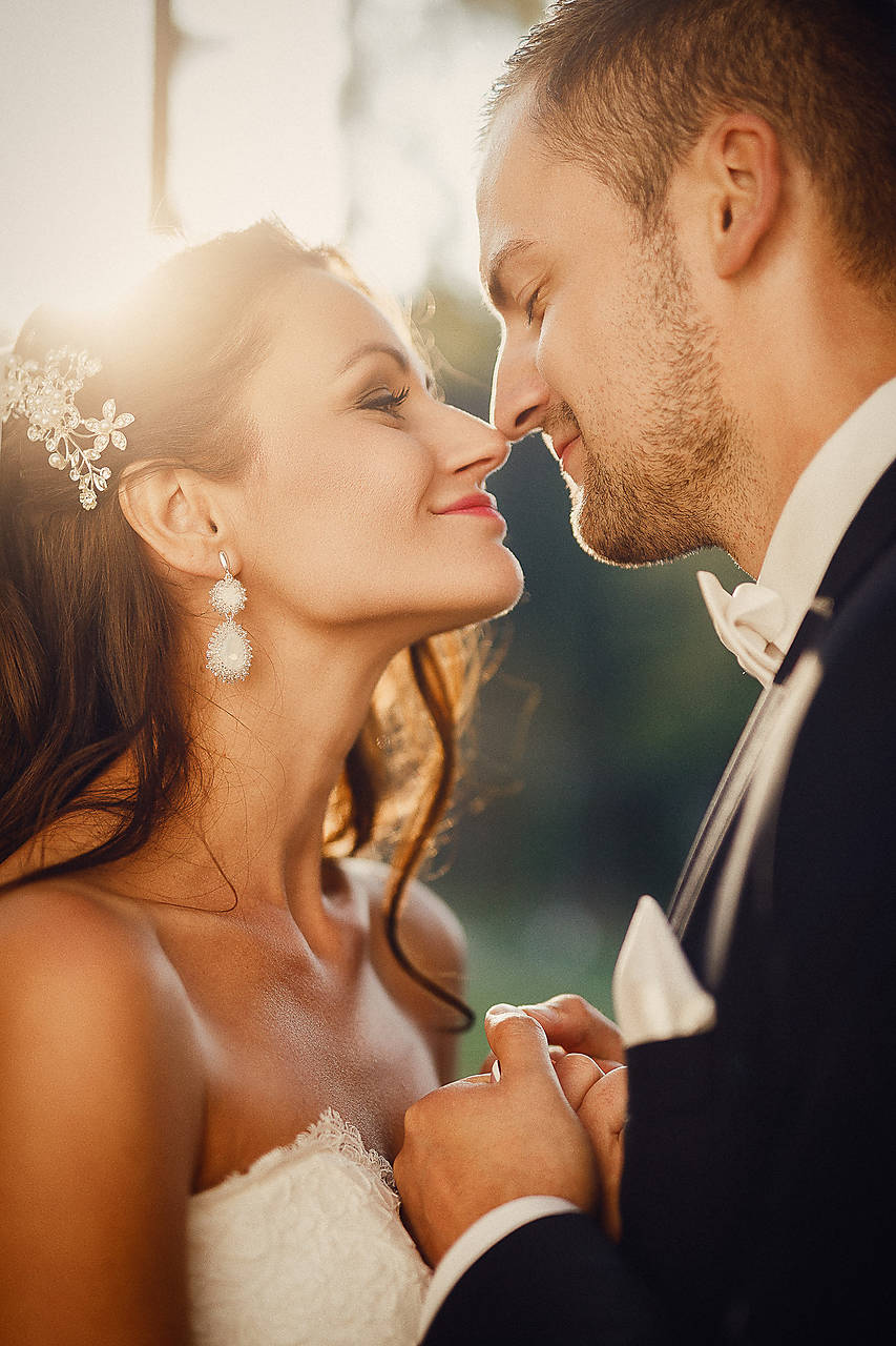 Tradičné svadobné náušnice s White Opal krištáľom (Ag925/1000) (White opal + strieborné korálky)