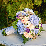 Svadobná kytica z modrých hortenzií