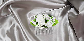 Svadobný kvetinový hrebienok do vlasov z bielych ruží