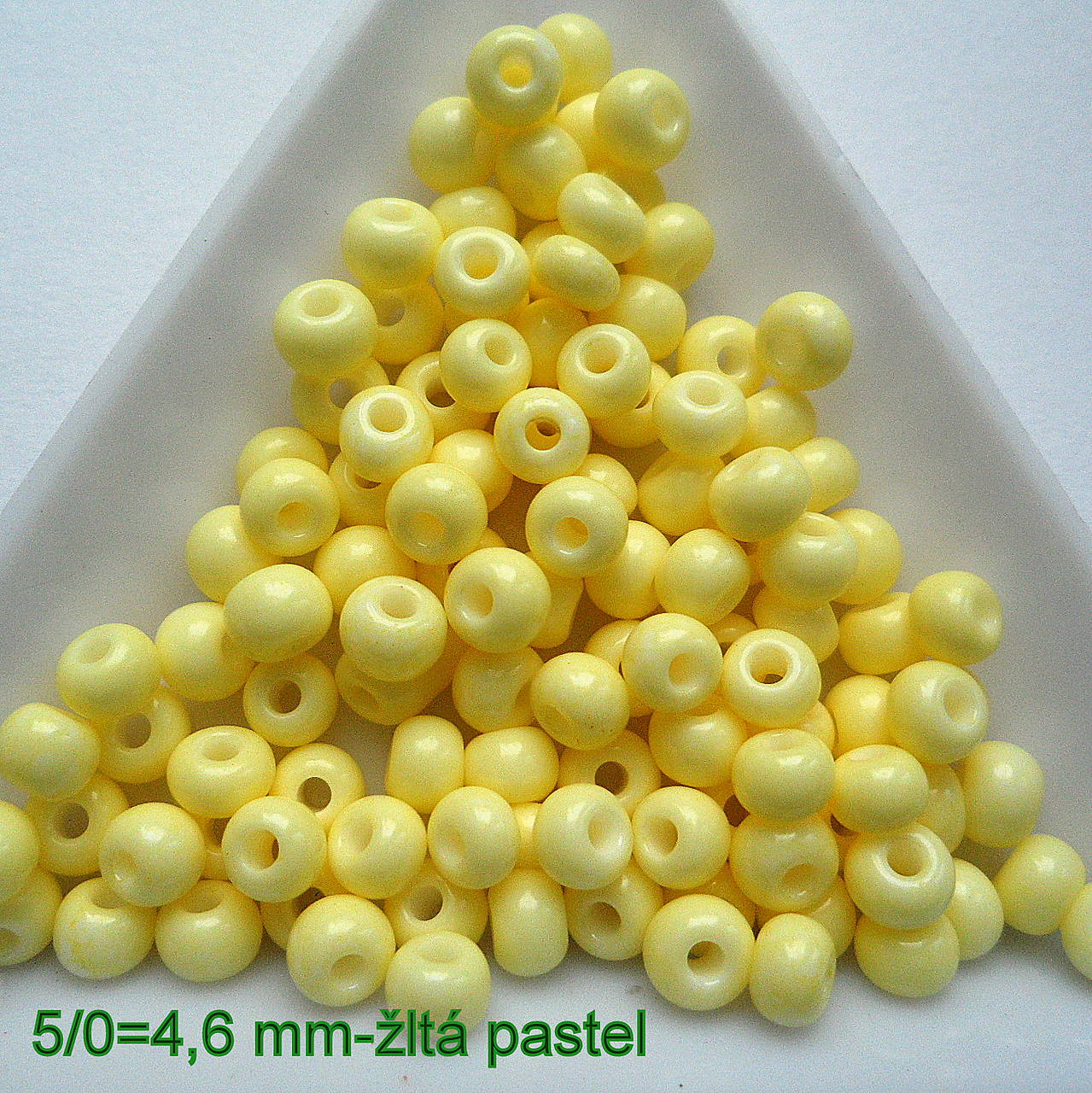 Rokajl 5/0 PRECIOSA 4,6mm-10g (žltá pastel)