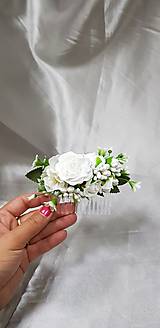 Biely svadobný kvetinový hrebienok do vlasov