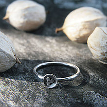 Prstene - Strieborný prsteň bodkovany - 9926457_