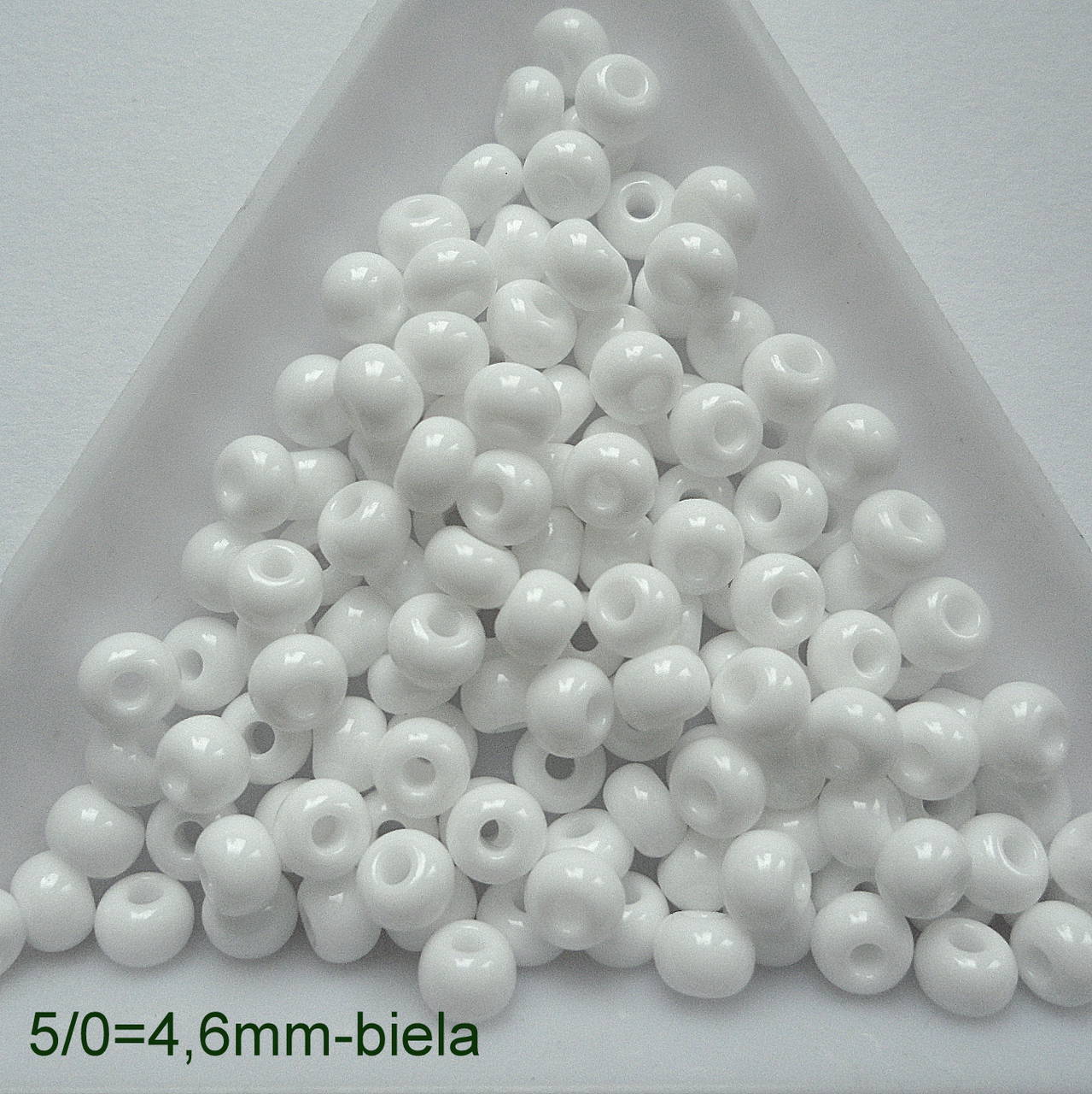 Rokajl 5/0 PRECIOSA 4,6mm-10g (biela)