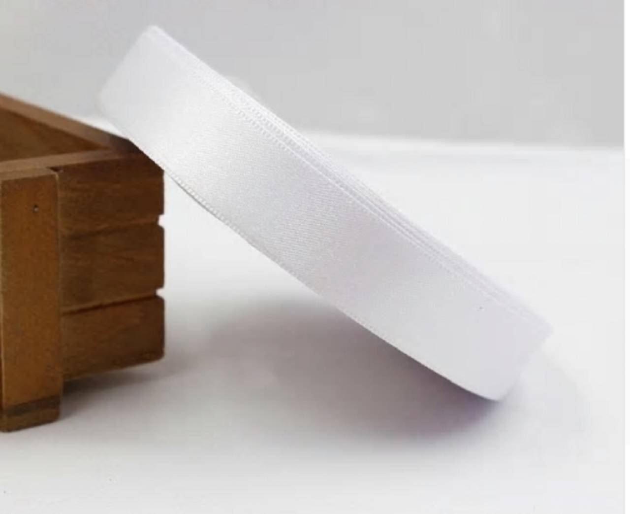 SS108 Stuha saténová 15 mm / 22 m (cena za balenie) (Biela)