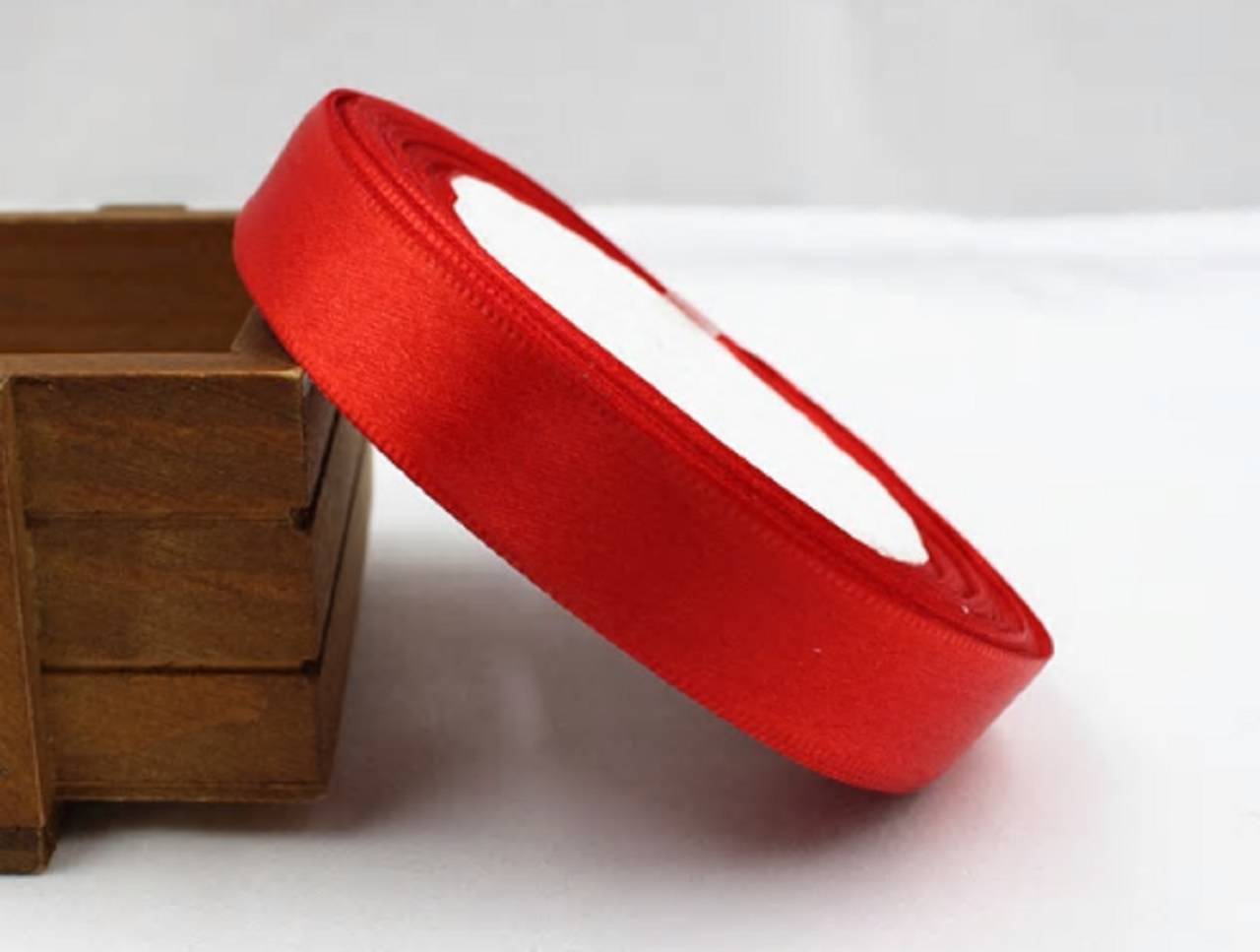 SS108 Saténová stuha 15 mm (cena za meter) (Červená)