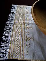 Úžitkový textil - Vyšívaný obrúsok - 9950015_