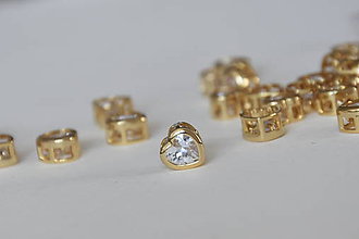 Korálky - Srdce 24K s krištálikom 7mm, 3.50€/ks - 9970271_