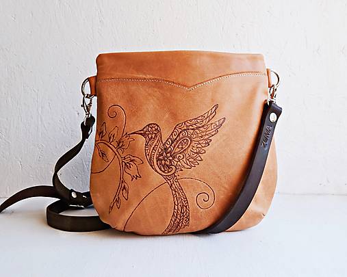 ALA "Hummingbird" malá kožená kabelka s vypaľovaným obrázkom