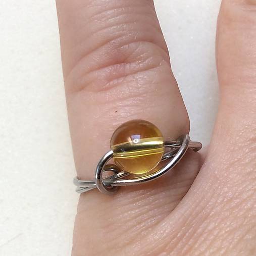 oceľový prsteň s citrínom