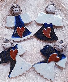 Dekorácie - Modelované keramické anjele v krásnej modrej farbe. (Modrá) - 9983535_