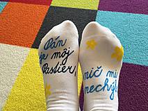 Ponožky, pančuchy, obuv - Motivačné maľované ponožky s nápisom: "Pán je môj pastier!" (Na bielych s písaným textom a kvietkami) - 9984565_