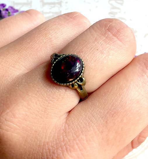 Vintage Bronze Black Opal Ring / Jemný bronzový prsteň s prírodným čiernym opálom /1028