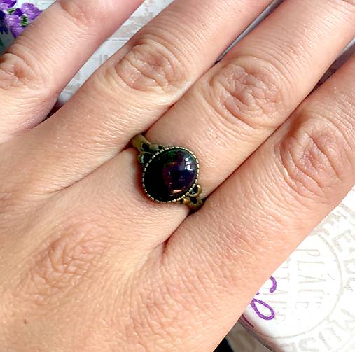Vintage Bronze Black Opal Ring / Jemný bronzový prsteň s prírodným čiernym opálom /1028