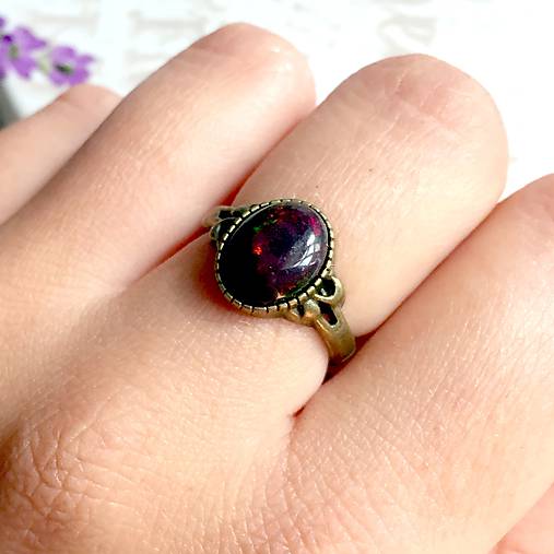 Vintage Bronze Black Opal Ring / Jemný bronzový prsteň s prírodným čiernym opálom /1028