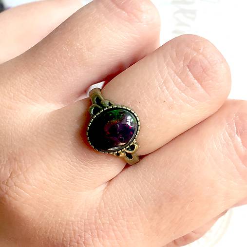 Vintage Bronze Black Opal Ring / Jemný bronzový prsteň s prírodným čiernym opálom /1028