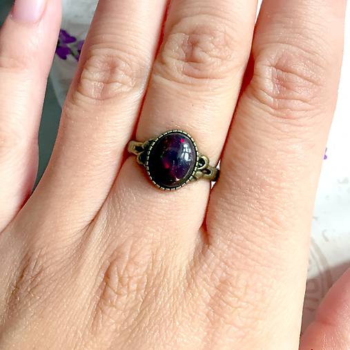 Vintage Bronze Black Opal Ring / Jemný bronzový prsteň s prírodným čiernym opálom /1028