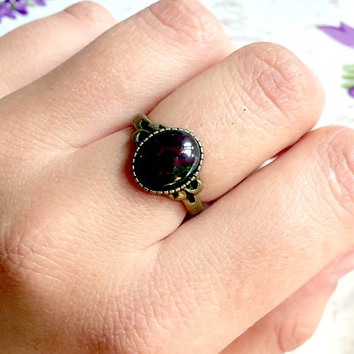 Vintage Bronze Black Opal Ring / Jemný bronzový prsteň s prírodným čiernym opálom /1028