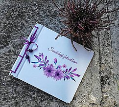 Papiernictvo - Fotoalbum klasický, polyetylénový obal s potlačou kvetinového venčeka a voliteľným textom  (Fotoalbum klasický, polyetylénový obal s potlačou kvetinovej vetvičky a voliteľným textom) - 9989804_