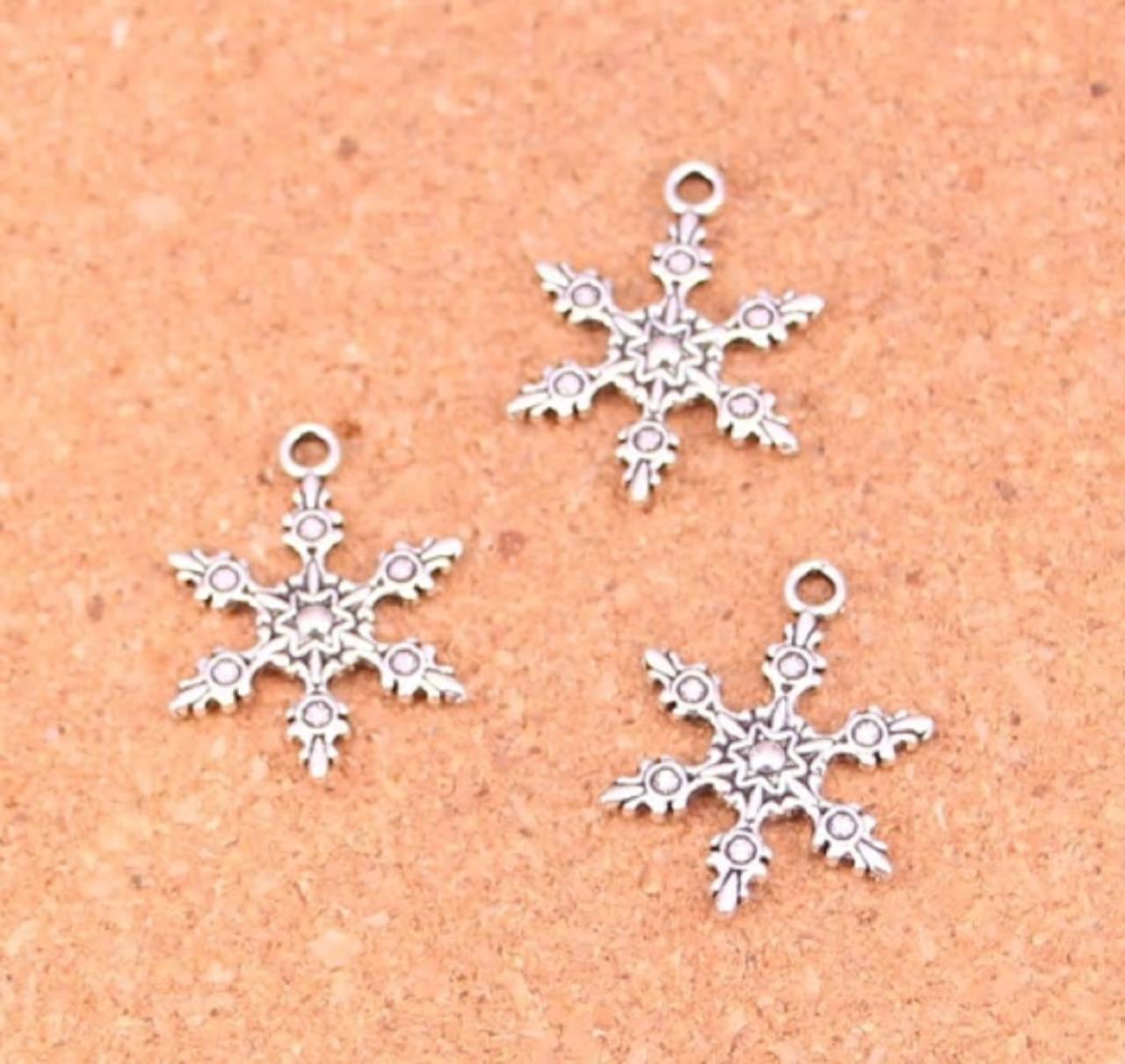 PR205 Prívesok vianočný VLOČKA 2,3 x 1,7 cm