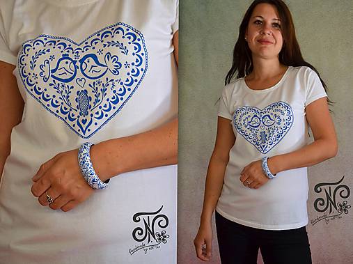 Ľudové srdiečko ♥ -maľované tričko (biele s modrým ♥)