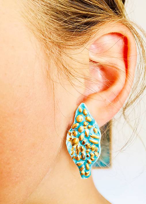 Náušnice - lístky so zlatými bodkami /keramika/ - 10011129_