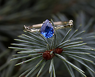Prstene - Vetvičkový so zirkónom farby safíru, rúžové zlato - 10018425_