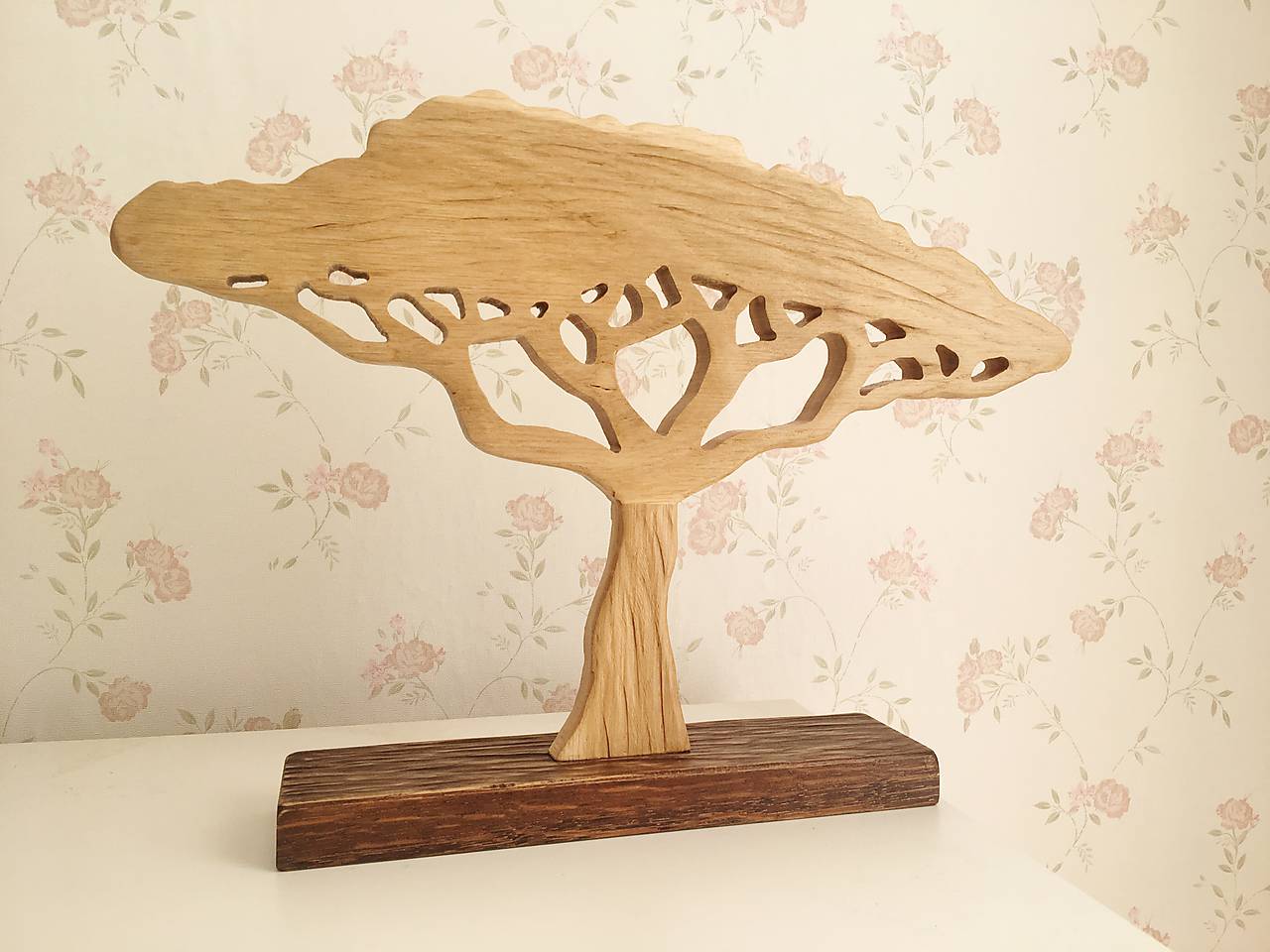 Vyrezávaný dubový stromček baobab