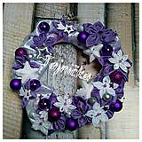 Dekorácie - Fialový vianočný veniec na dvere - 10031687_